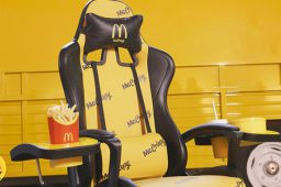 The-unveiling-of-McDonald’s-exclusive-fast-food-gaming-chair-1